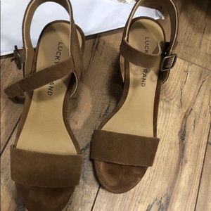 Lucky brand wedge